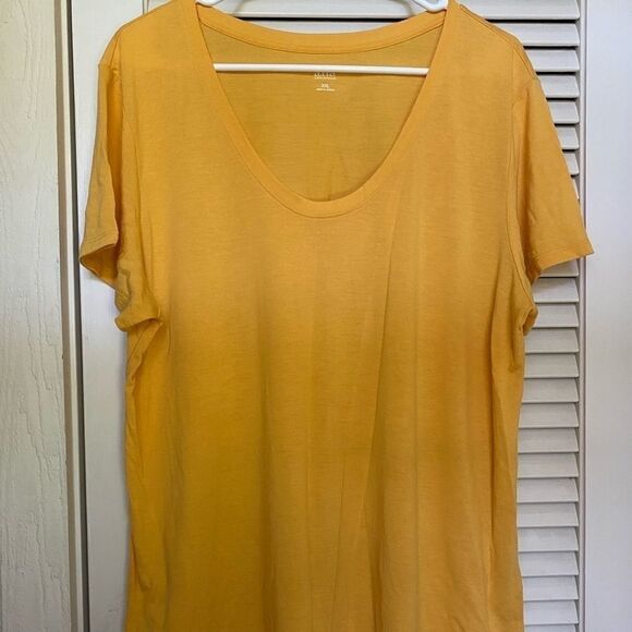 A.n.a. mustard Yellow plus scoop neck tee - Picture 4 of 9